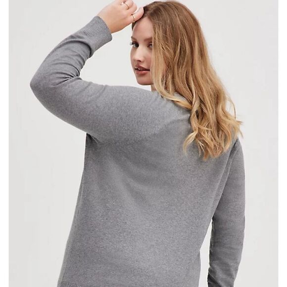TORRID Cheers Festive Sequins Ragland Sweater Grey NWT Size 2 X - Picture 3 of 7